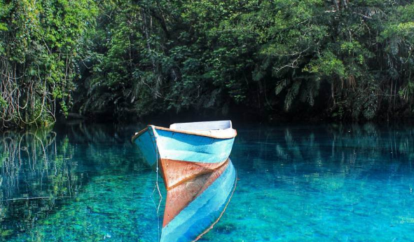 Danau Labuan Cermin: Surga Tersembunyi di Kalimantan Timur
