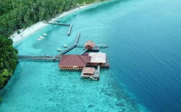 Pantai Pulau Derawan: Surga Tersembunyi di Indonesia