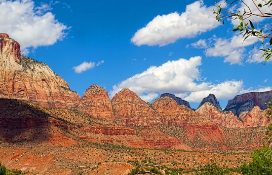 Zion National Park: Keindahan Alam dan Petualangan