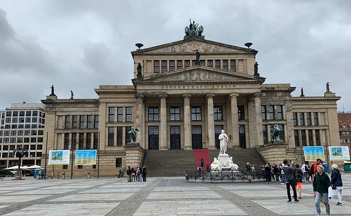 The Gendarmenmarkt keindahan