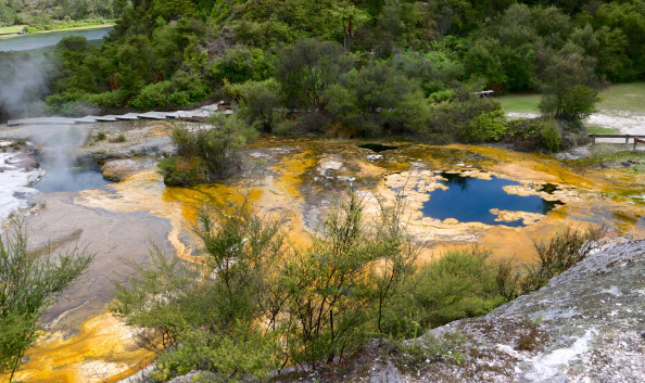 keindahan Orakei Korako
