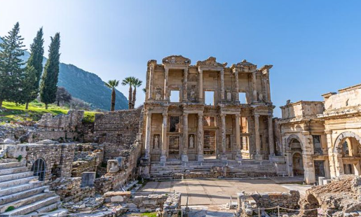 keindahan Agora Izmir