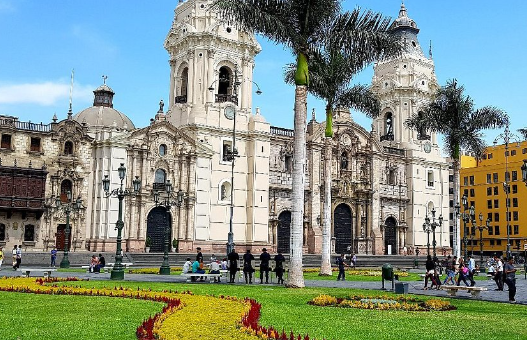 Keindahan Plaza Mayor
