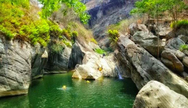 Sanghyang Heuleut Suguhkan Keindahan Danau Purba