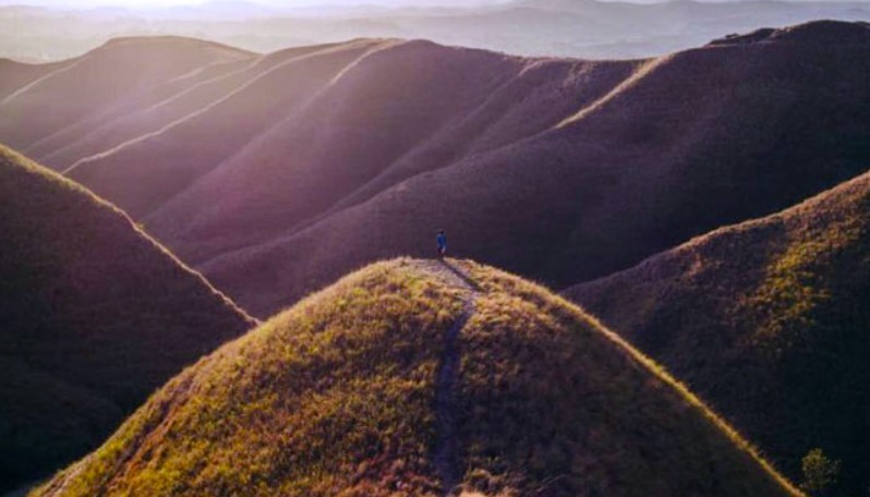 Bukit Tenau Kupang Panorama Memukau