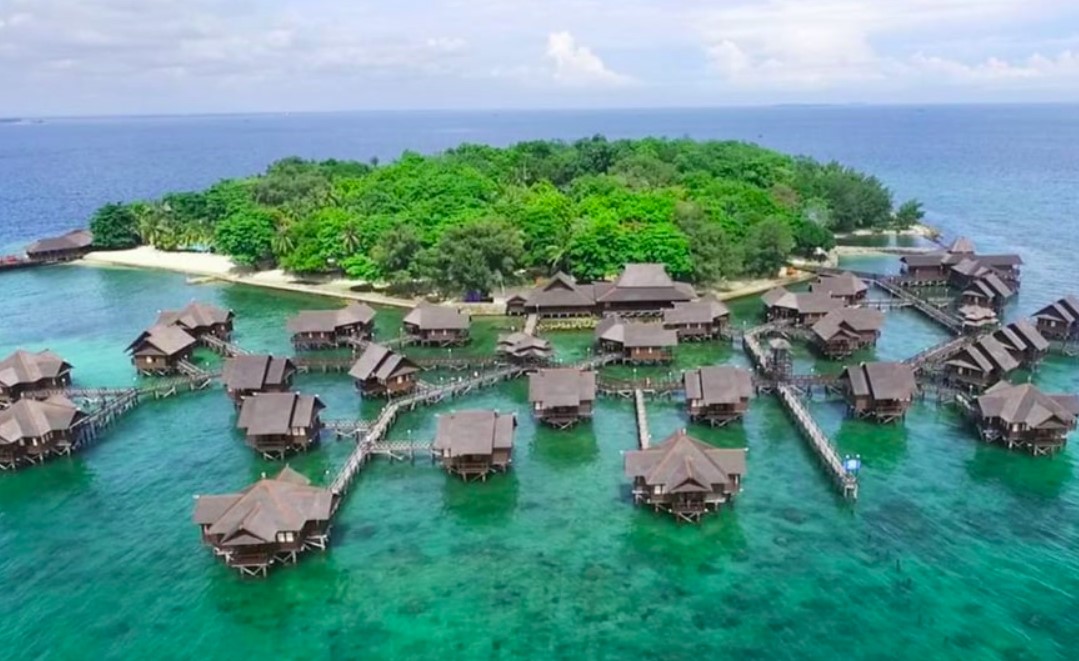 Pesona Menakjubkan Pulau Haruku yang Ada Di Maluku